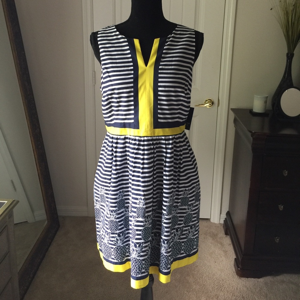 crown & ivy dress